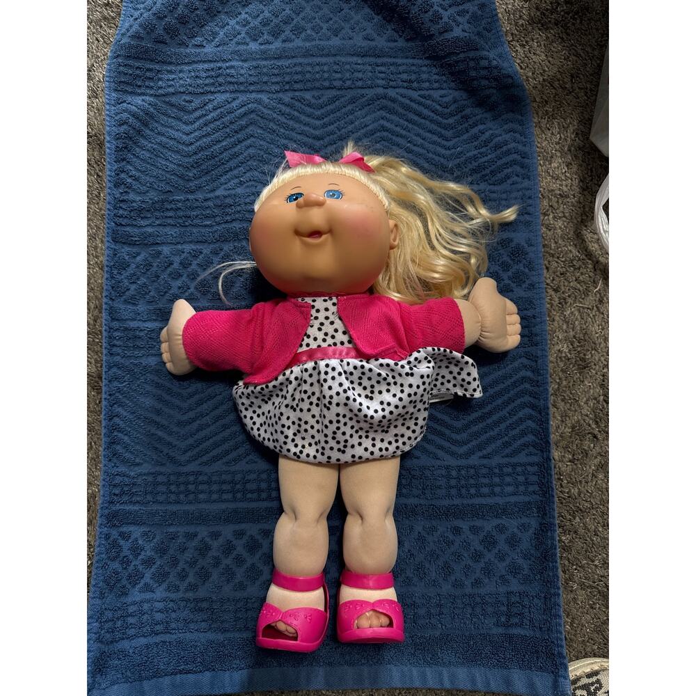 Cabbage Patch Kids 14" Kids Doll - Girl In polka‎ dot Outfit, BLONDE Hair 2015.